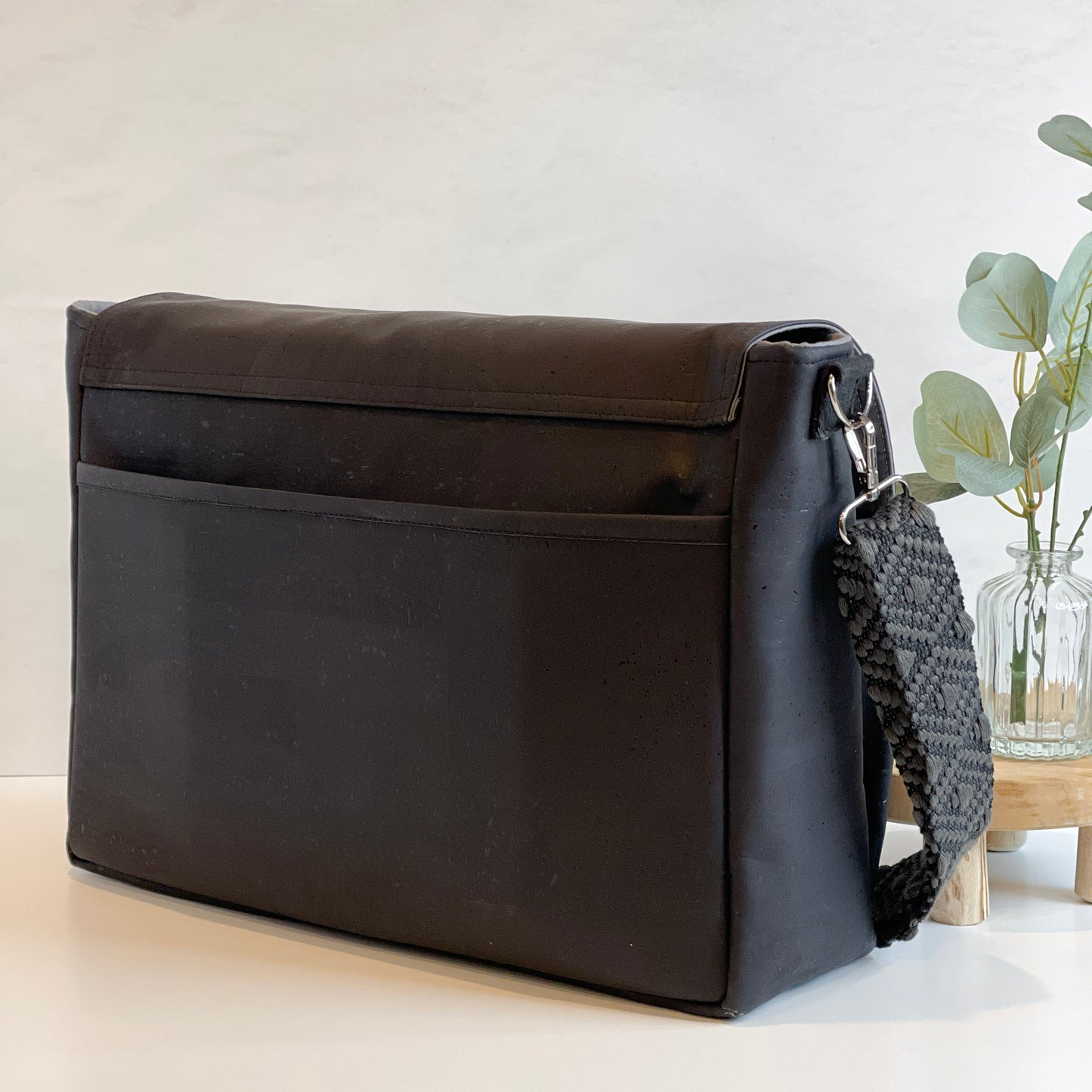 NOMAD messenger bag | COAL