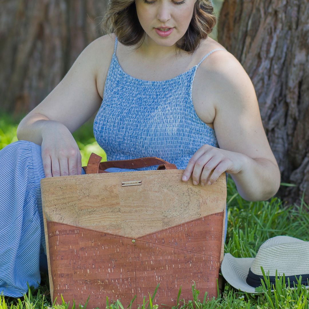 ADVOCATE zippered tote | SEPIA.