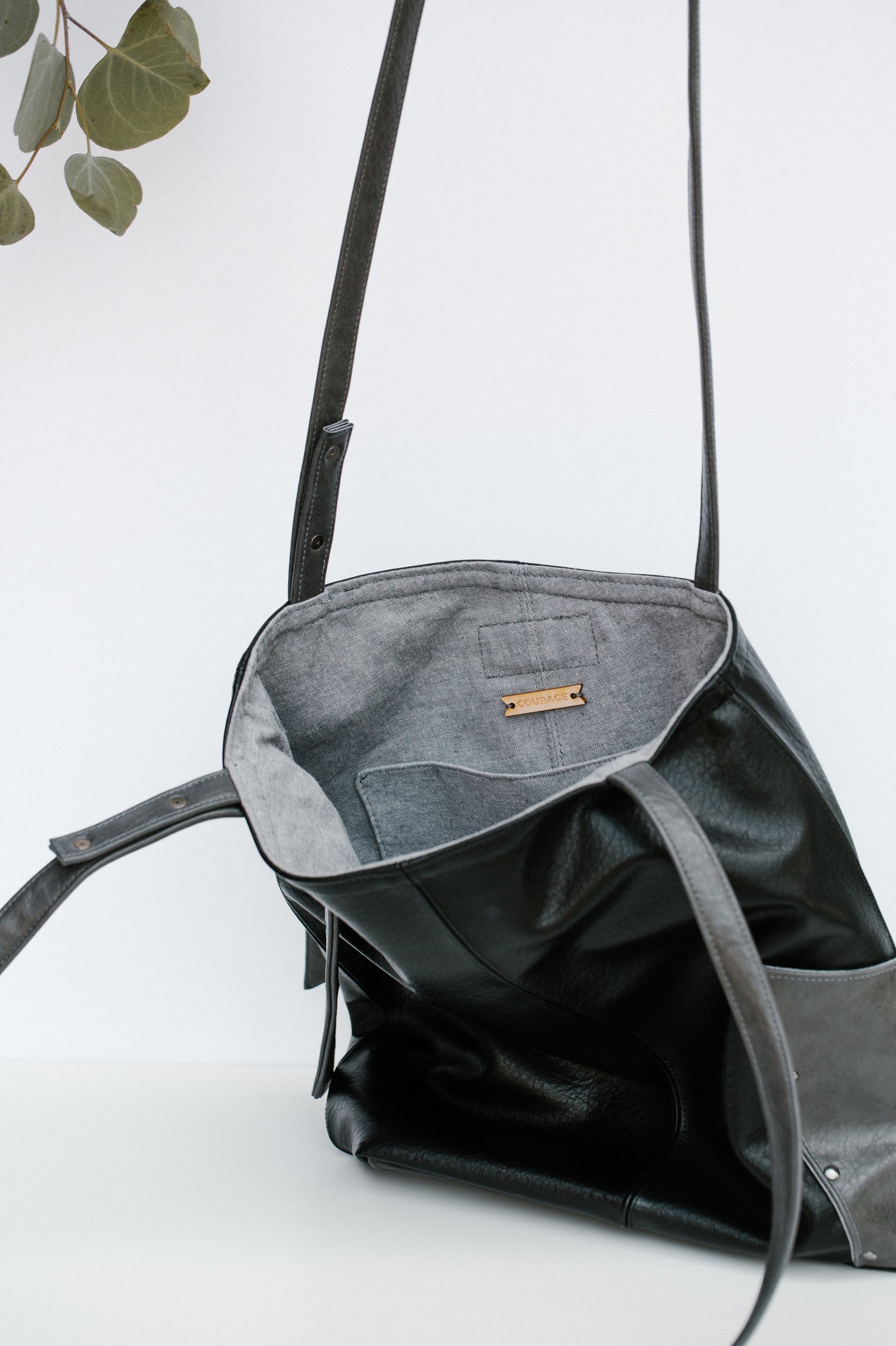 OVERCOMER tote bag | ONYX.