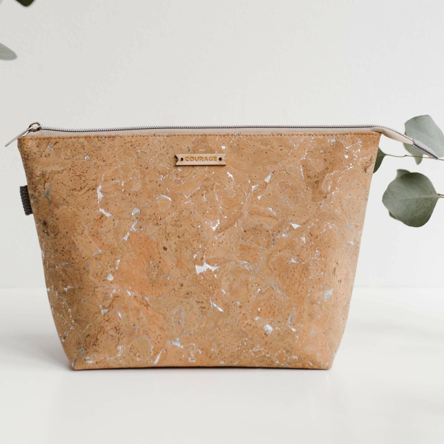 ADVENTURER cosmetics bag | SILVER.