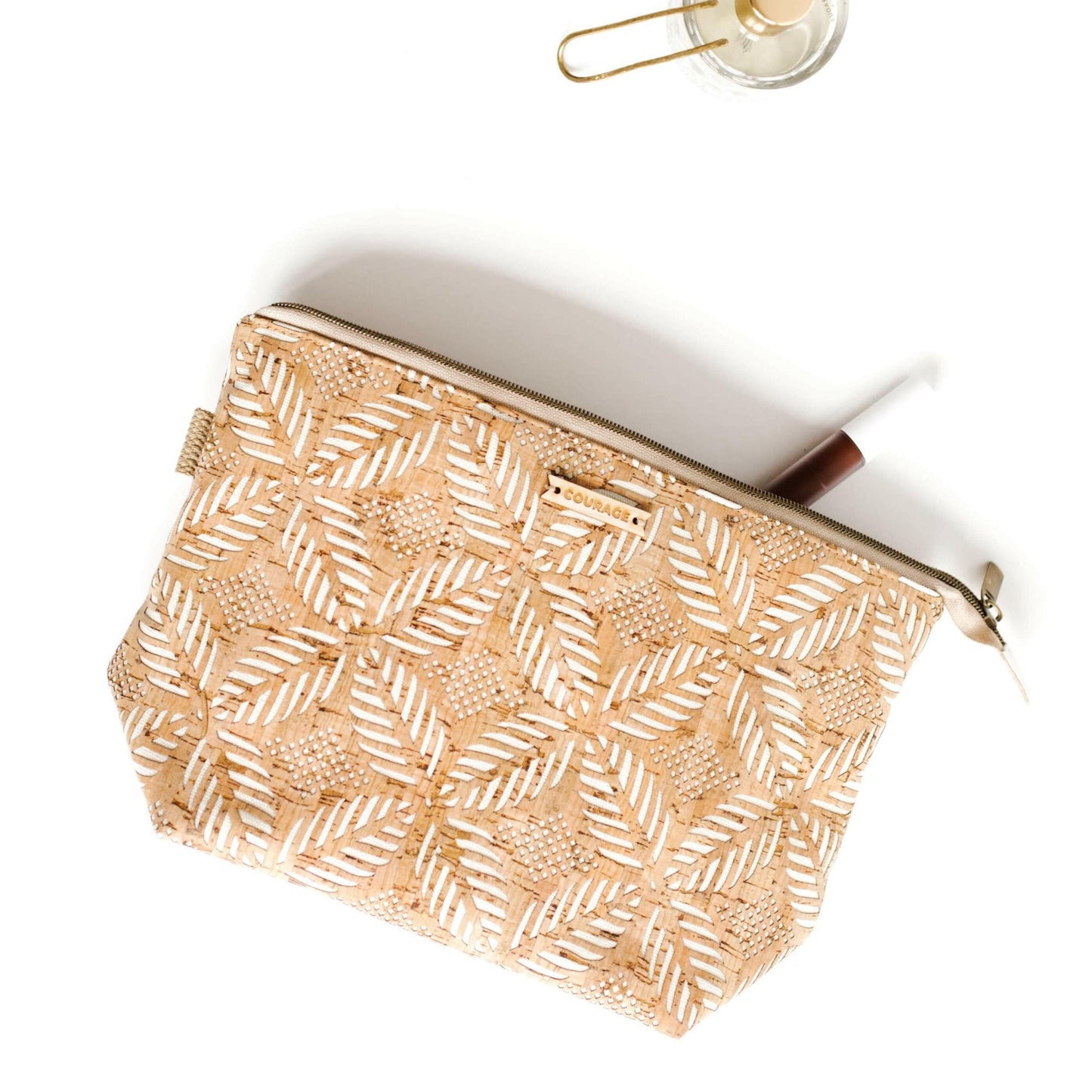 ADVENTURER cosmetics bag | CREAM.