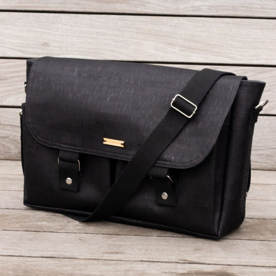 NOMAD messenger bag | COAL.