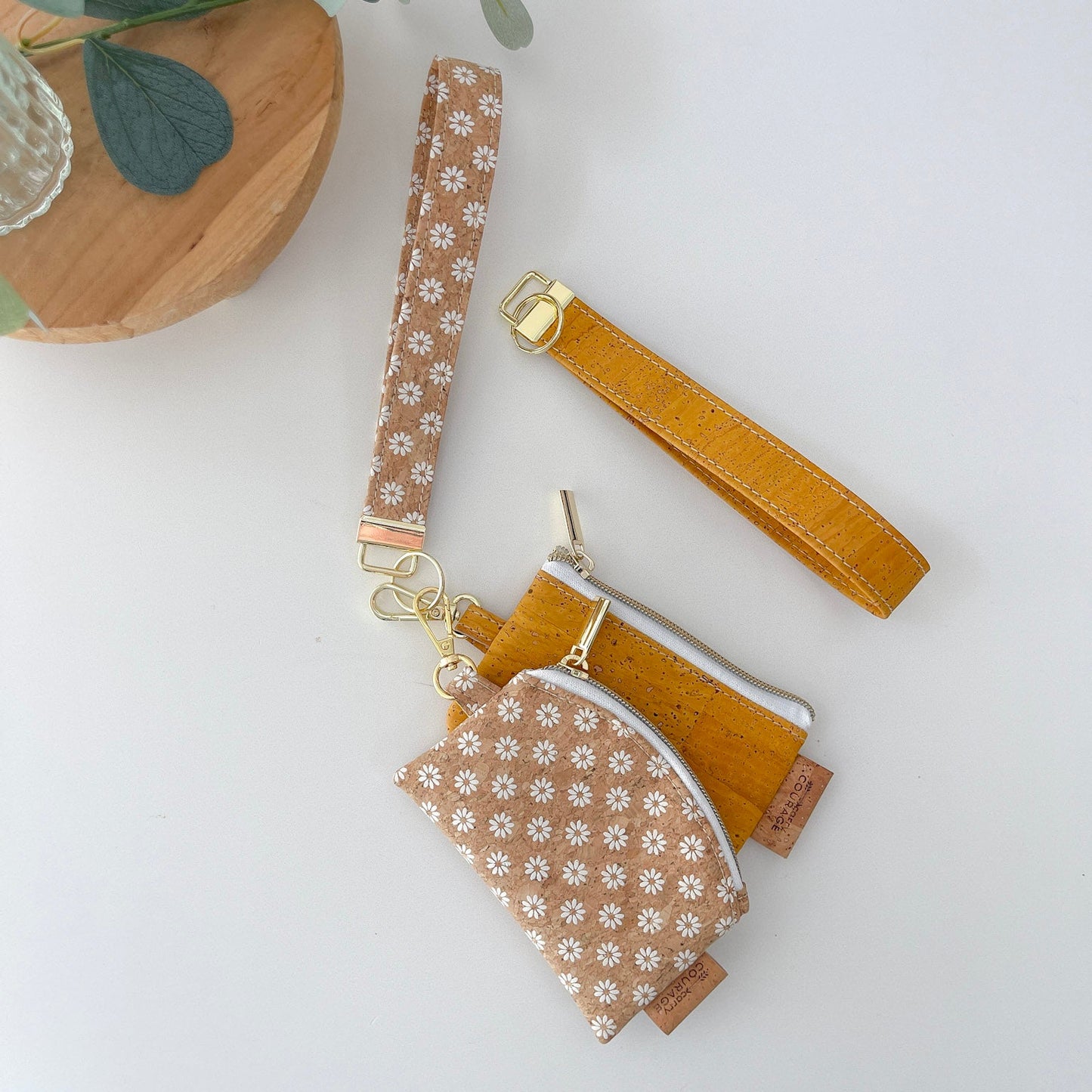MOVER & SHAKER wristlet